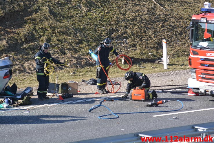 FUH med fastklemt. Midtjyske Motorvej ind mod Vejle. 12/03-2015. Kl. 14:03.