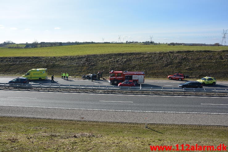 FUH med fastklemt. Midtjyske Motorvej ind mod Vejle. 12/03-2015. Kl. 14:03.