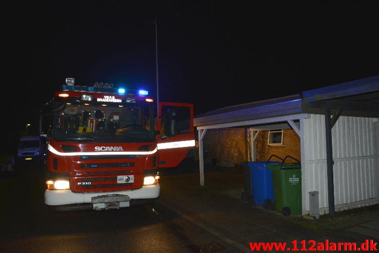 Brand i Villa. Eskholtvænget i Mølholm i Vejle. 1/03-2015. Kl. 21:44.