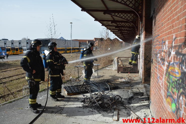 Brand i Industri. Gammelhavn 6 i Vejle. 22/03-2015. Kl. 14:27.