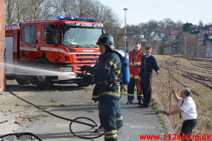 Brand i Industri. Gammelhavn 6 i Vejle. 22/03-2015. Kl. 14:27.