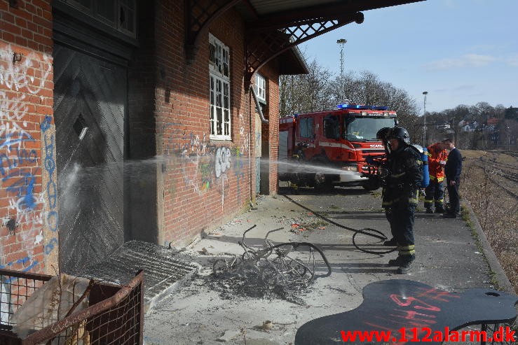 Brand i Industri. Gammelhavn 6 i Vejle. 22/03-2015. Kl. 14:27.