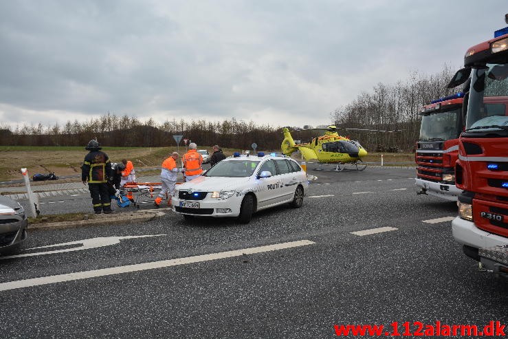 Alvorligt trafikuheld. Jennumvej og Bredstenvej ved Skibet. 27/03-2015. Kl. 14:43.