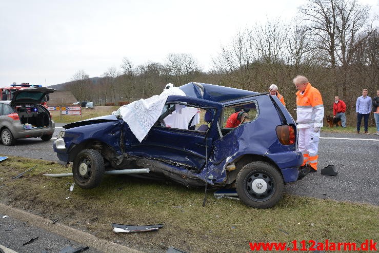 Alvorligt trafikuheld. Jennumvej og Bredstenvej ved Skibet. 27/03-2015. Kl. 14:43.