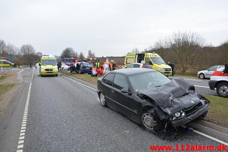 Alvorligt trafikuheld. Jennumvej og Bredstenvej ved Skibet. 27/03-2015. Kl. 14:43.