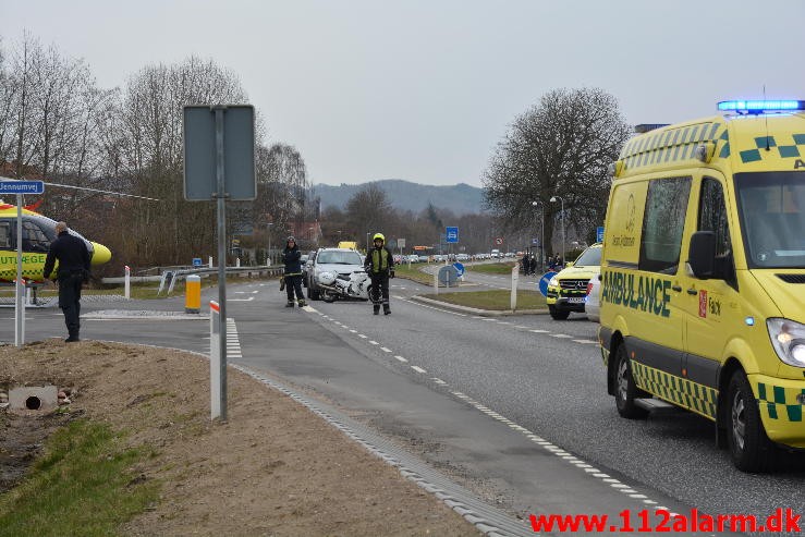 Alvorligt trafikuheld. Jennumvej og Bredstenvej ved Skibet. 27/03-2015. Kl. 14:43.