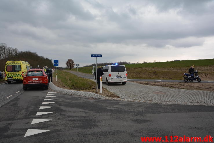 Alvorligt trafikuheld. Jennumvej og Bredstenvej ved Skibet. 27/03-2015. Kl. 14:43.