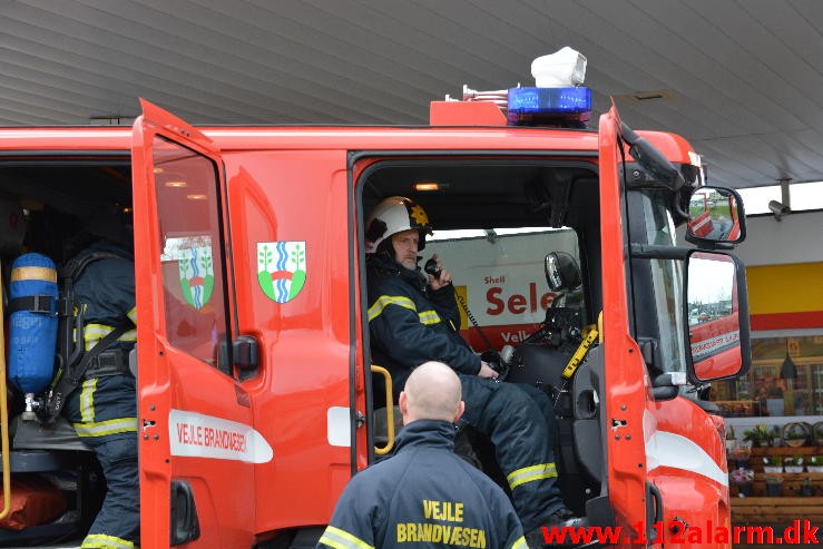 Bilbrand. Shell Horsensvej i Vejle. 2/03-2015. Kl. 15:24.