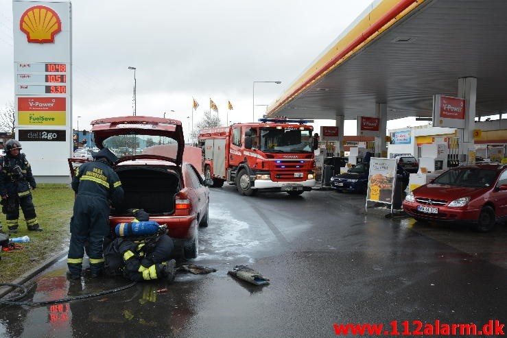 Bilbrand. Shell Horsensvej i Vejle. 2/03-2015. Kl. 15:24.