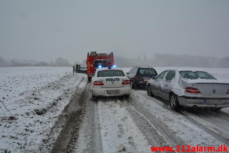 Færdselsuheld med Fastklemt. Klattrupvej i Velling. 31/03-2015. Kl. 07:49.