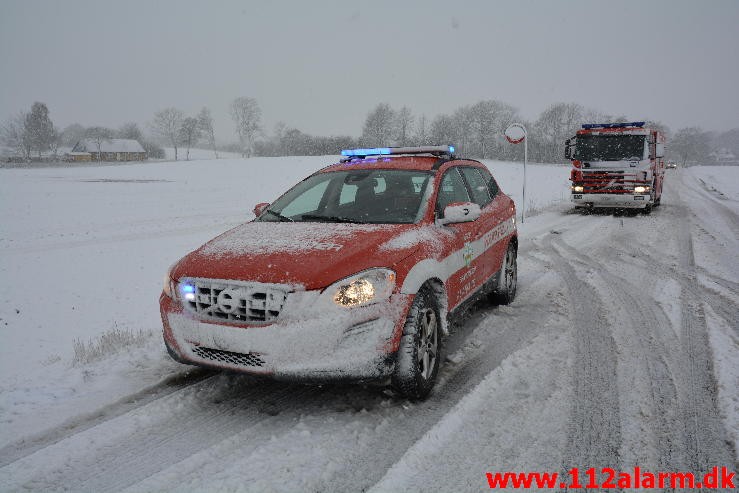 Færdselsuheld med Fastklemt. Klattrupvej i Velling. 31/03-2015. Kl. 07:49.