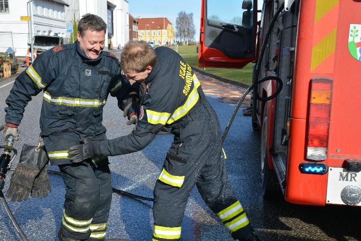 Bilbrand. Gormsgade i Jelling. 3/03-2015. Kl. 11:03.