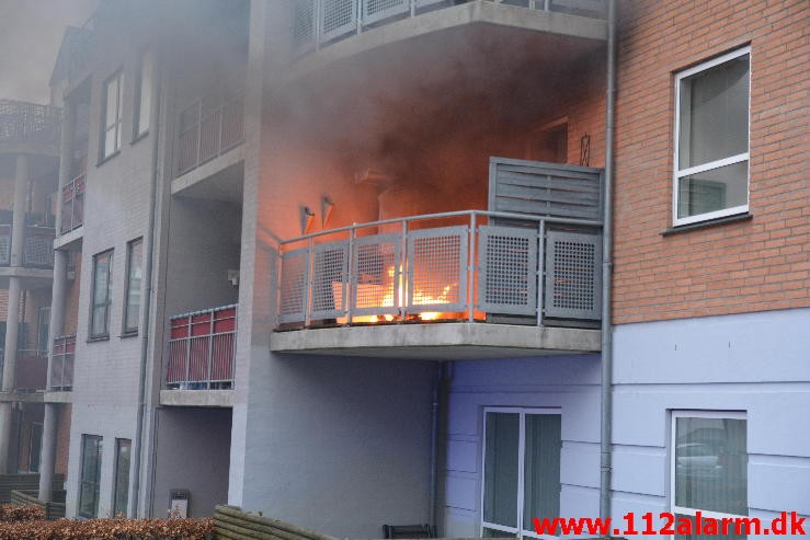 Brand Etageejendom. Grønnegade i Vejle. 10/04-2015. KL. 06:42.