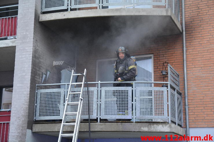 Brand Etageejendom. Grønnegade i Vejle. 10/04-2015. KL. 06:42.