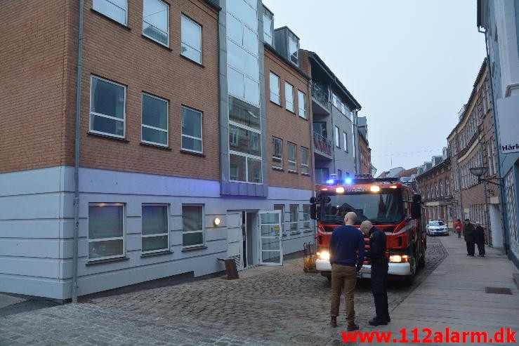 Brand Etageejendom. Grønnegade i Vejle. 10/04-2015. KL. 06:42.