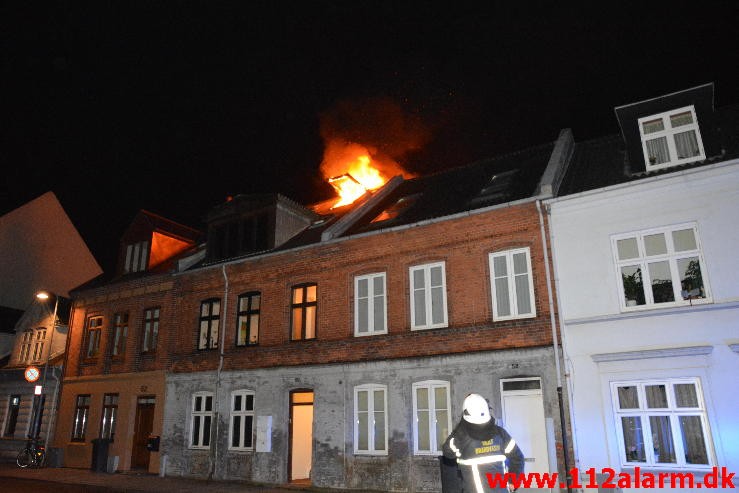 Brand i Etageejendom. Vedelsgade 62 i Vejle.12/04-2015. Kl. 01:42.