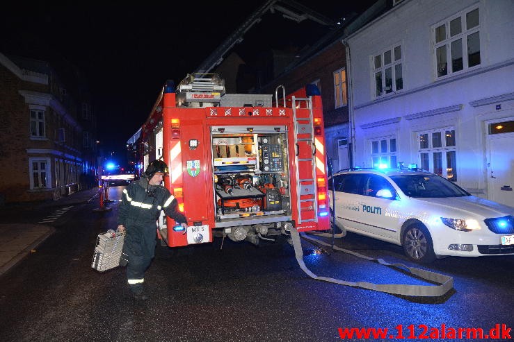 Brand i Etageejendom. Vedelsgade 62 i Vejle.12/04-2015. Kl. 01:42.