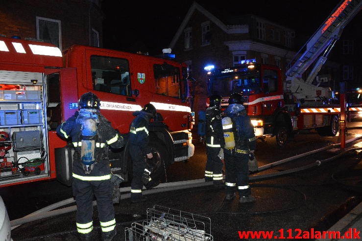 Brand i Etageejendom. Vedelsgade 62 i Vejle.12/04-2015. Kl. 01:42.