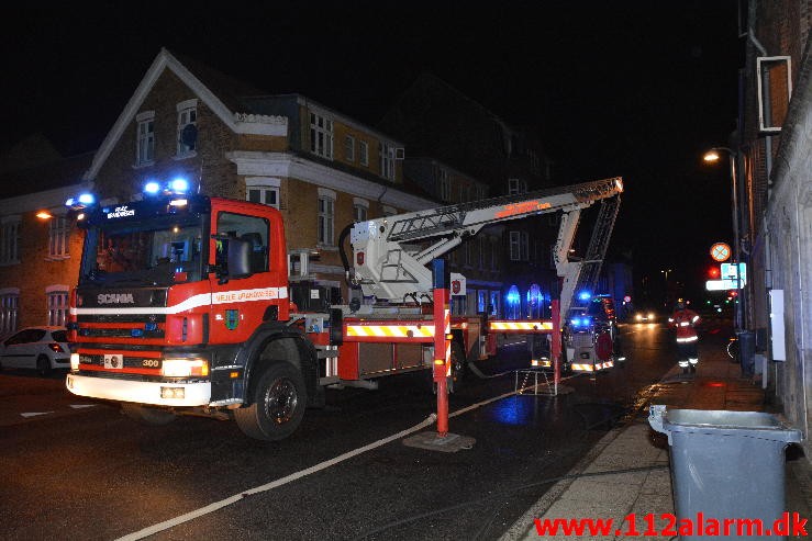 Brand i Etageejendom. Vedelsgade 62 i Vejle.12/04-2015. Kl. 01:42.