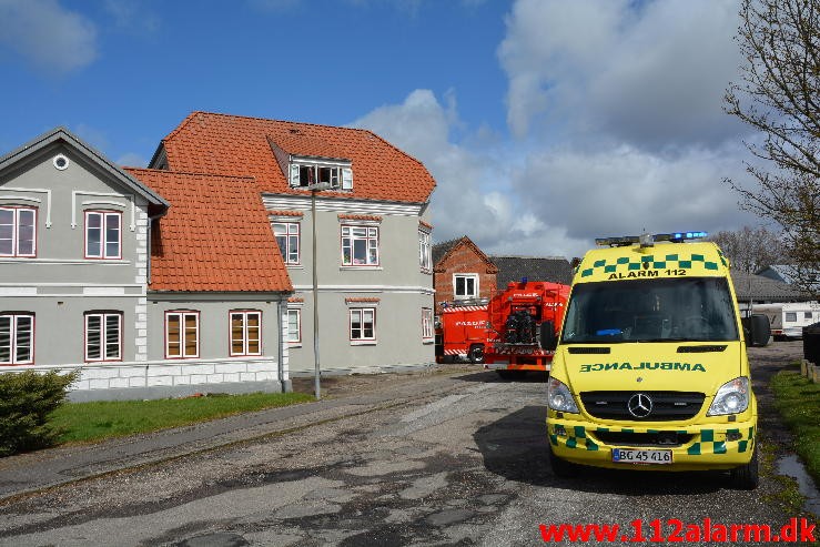 Brand i Etageejendom. Ribevej 36 i Ødsted. 13/04-2015. Kl. 12:12.