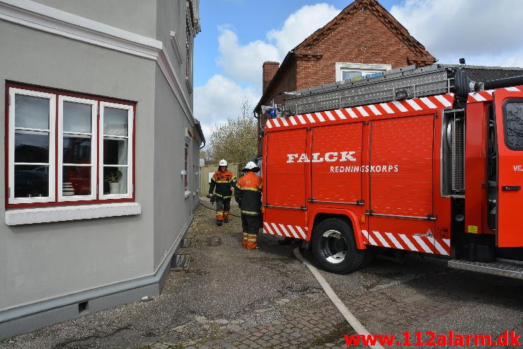 Brand i Etageejendom. Ribevej 36 i Ødsted. 13/04-2015. Kl. 12:12.