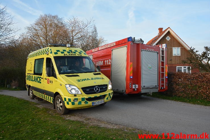 En person var styrtet på sin mountainbike. Gauerslund skov ved Børkop. 20/04-2015. KL19:39.