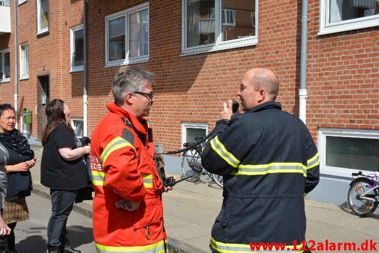 Brand Etageejendom. Mindegade 25 i Vejle. 20/04-2015. Kl. 13:23.