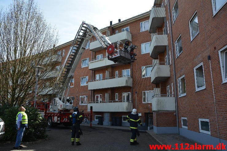 Brand Etageejendom. Mindegade 25 i Vejle. 20/04-2015. Kl. 13:23.