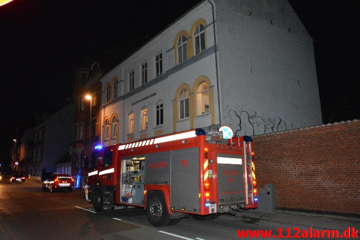 Brand i Etageejendom. Langelinie 4 i Vejle. 21/04-2015. Kl. 21:22.