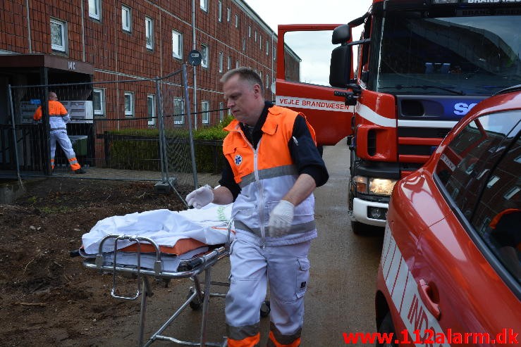 Explosion i Lejlighed. Løget Høj 14c I Vejle. 30/04-2015. Kl. 15:54.