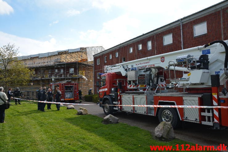 Explosion i Lejlighed. Løget Høj 14c I Vejle. 30/04-2015. Kl. 15:54.