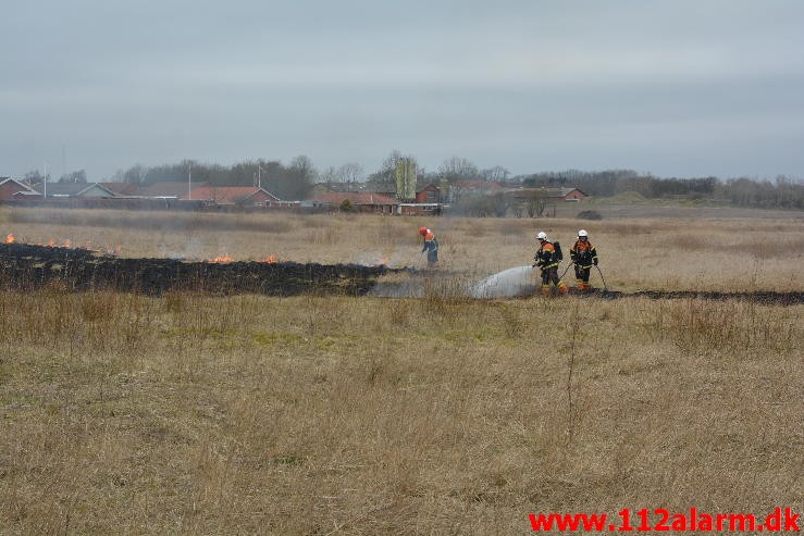 Ville brænde haveaffald af. Engmarksvej i Jerlev. 07/04-2015. Kl. 12:21.