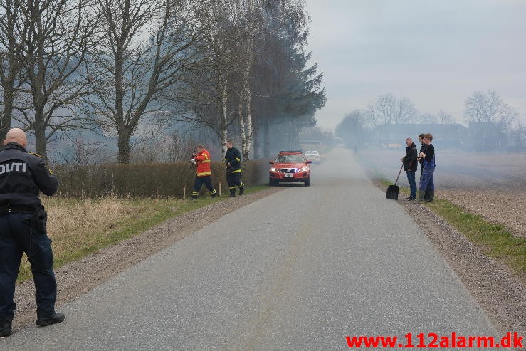 Ville brænde haveaffald af. Engmarksvej i Jerlev. 07/04-2015. Kl. 12:21.