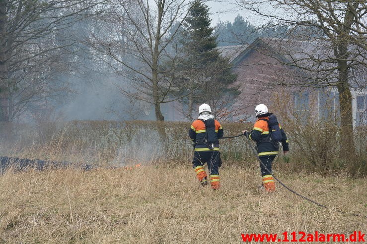 Ville brænde haveaffald af. Engmarksvej i Jerlev. 07/04-2015. Kl. 12:21.