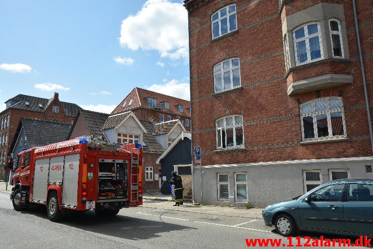 Brand i etageejendom. Langelinie 15 i Vejle. 02/05-2015. Kl. 14:34.