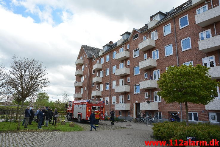 Brand i Etageejendom. Østerled 8 i Vejle. 07/05-2015. Kl. 16:14.