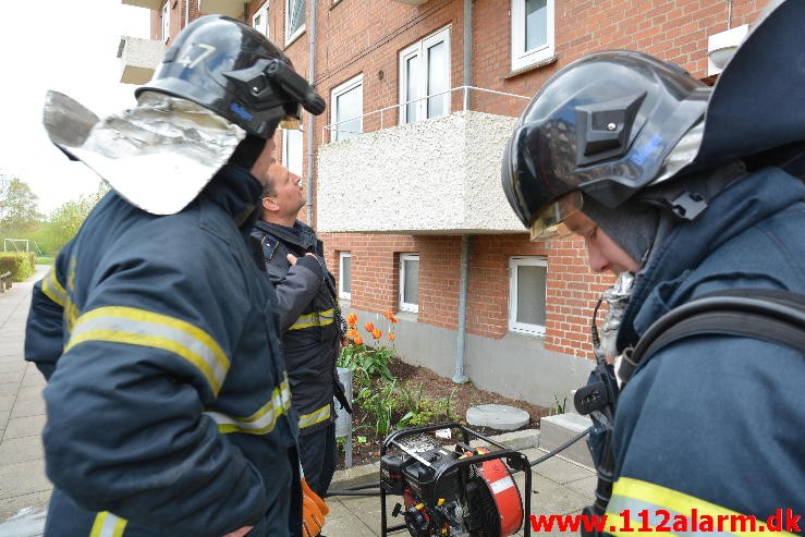 Brand i Etageejendom. Østerled 8 i Vejle. 07/05-2015. Kl. 16:14.