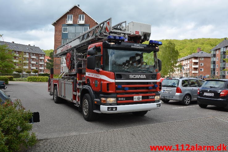 Brand i Etageejendom. Østerled 8 i Vejle. 07/05-2015. Kl. 16:14.