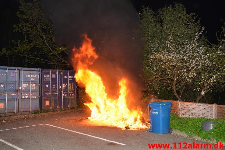 Containerbrand. Damhaven 3 i Vejle. 11/05-2015. Kl. 22:28.