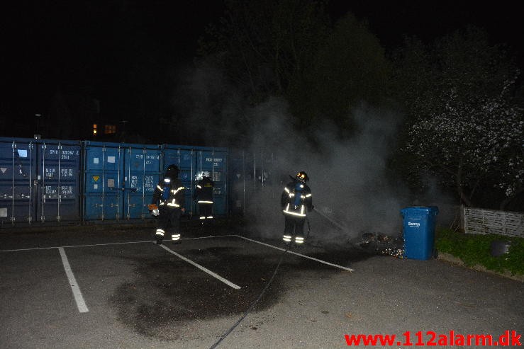 Containerbrand. Damhaven 3 i Vejle. 11/05-2015. Kl. 22:28.