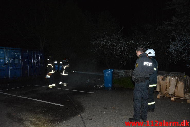 Containerbrand. Damhaven 3 i Vejle. 11/05-2015. Kl. 22:28.