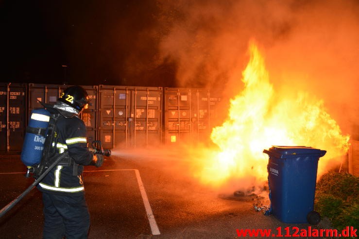 Containerbrand. Damhaven 3 i Vejle. 11/05-2015. Kl. 22:28.