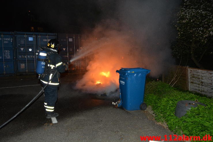 Containerbrand. Damhaven 3 i Vejle. 11/05-2015. Kl. 22:28.