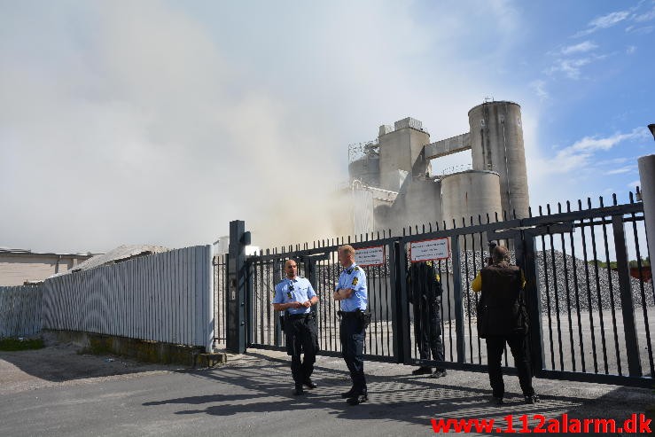 Brand i Industri. Strandgade 35 i Vejle.  19/05-2015. KL. 15:37.