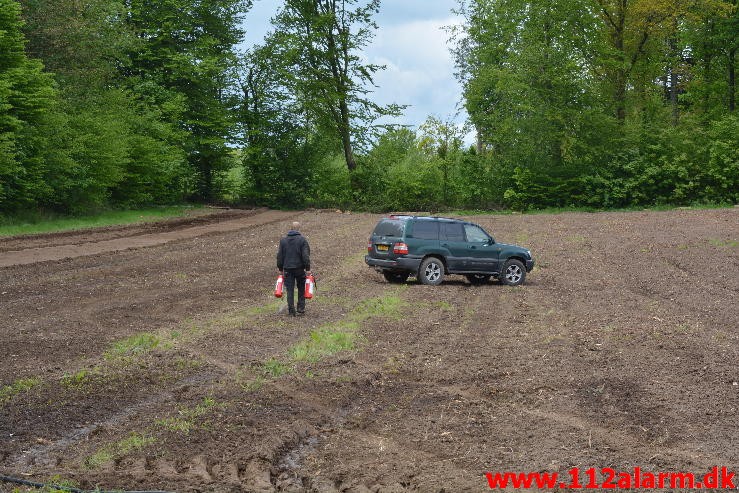 Ild i Landbrugsredskab. Birkelundvej Jelling. 31/05-2015. KL. 11:02.