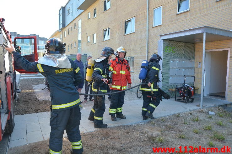 Brand i en Lejlighed. Løget Center 69 i Vejle.  09/06-2015. Kl. 10:45.