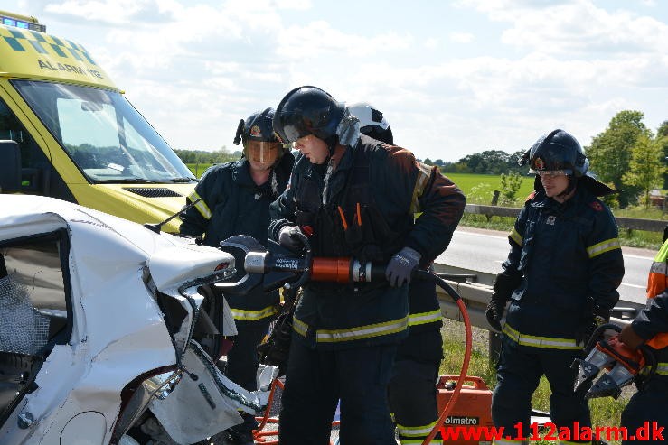 Færdselsuheld med fastklemt. Motorvejen E45 i nordgående. 12/06-2015 Kl. 15:01.