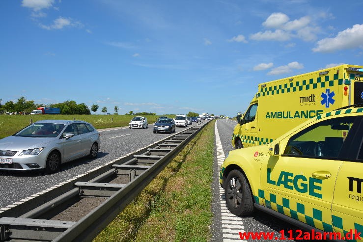 Færdselsuheld med fastklemt. Motorvejen E45 i nordgående. 12/06-2015 Kl. 15:01.