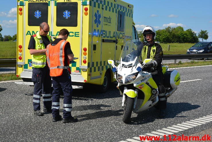 Færdselsuheld med fastklemt. Motorvejen E45 i nordgående. 12/06-2015 Kl. 15:01.