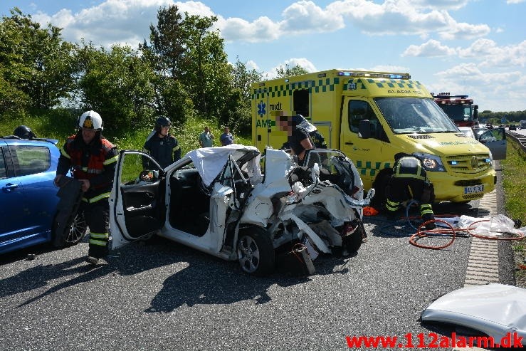 Færdselsuheld med fastklemt. Motorvejen E45 i nordgående. 12/06-2015 Kl. 15:01.